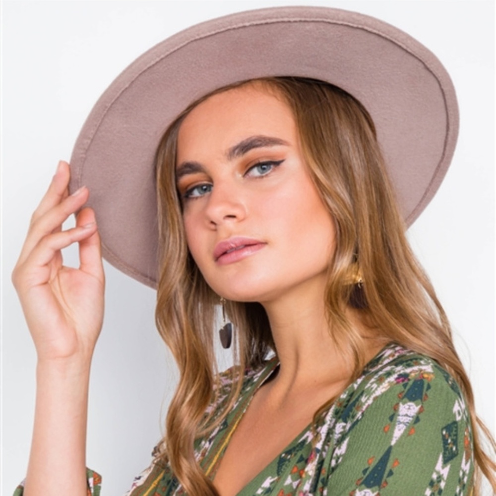 Tan Hat - Picture 3 of 3
